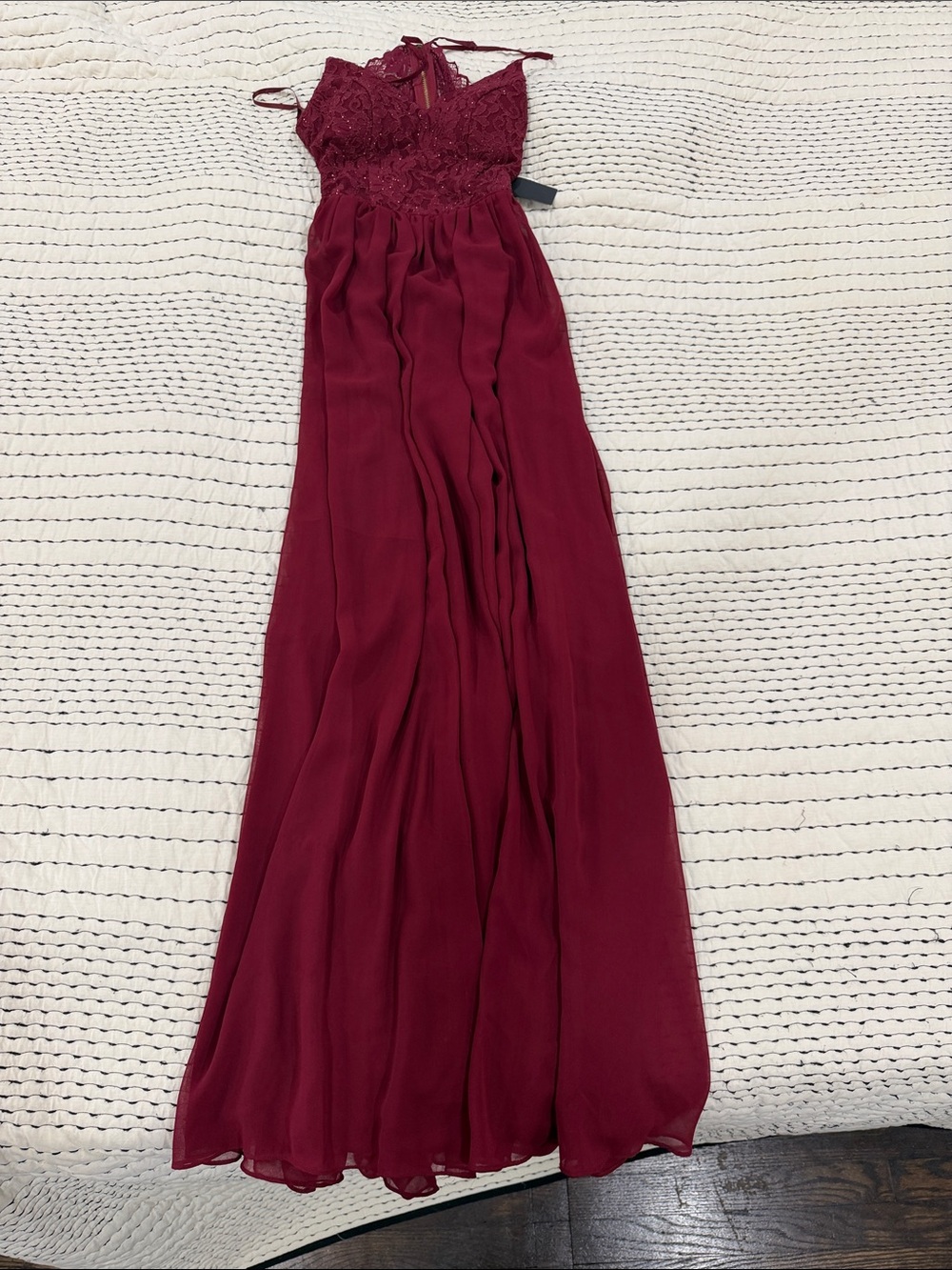 Elegant Burgundy Lace Bodice Maxi Dress
